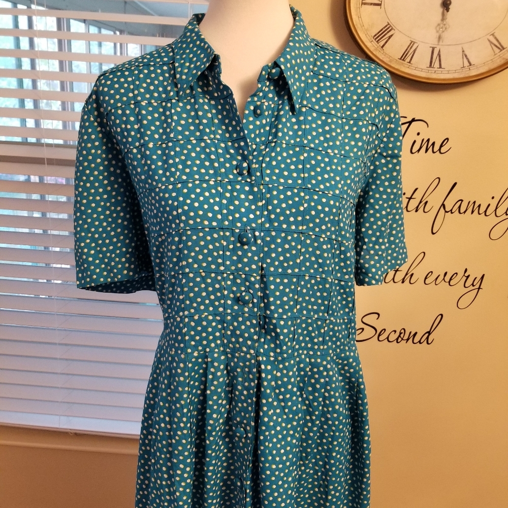 Cute casual dress.
